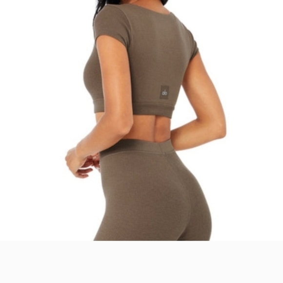 ALO Yoga  Ribbed Crop Top - Picture 7 of 8
